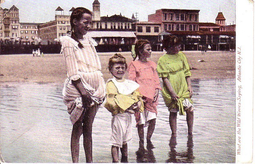 Atlantic City - Kids wading