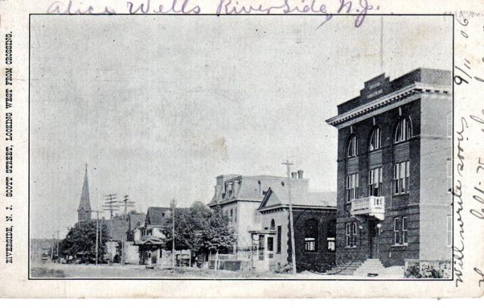 Riverside - Scott Street looking West from Crossing - c 1910