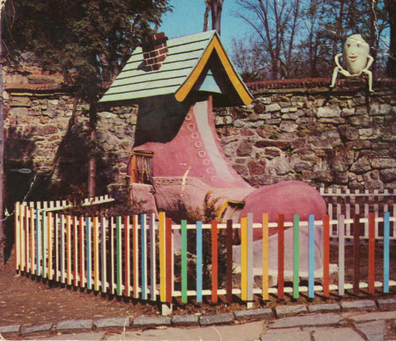 Hamburg - Gingerbread Castle - Shoehouse view 2