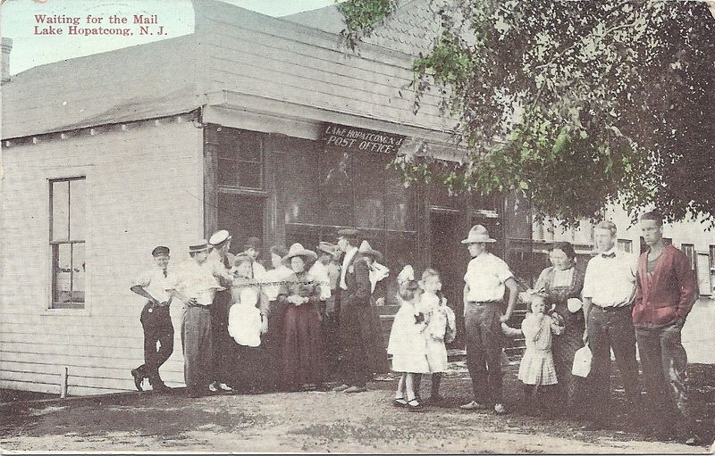 Lake Hopatcong - Post office and Crowd - 1912